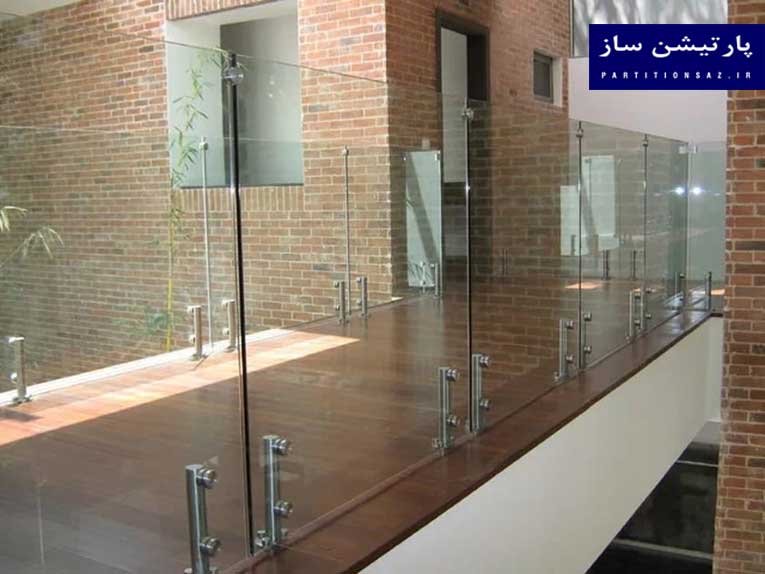 نرده های شیشه ای